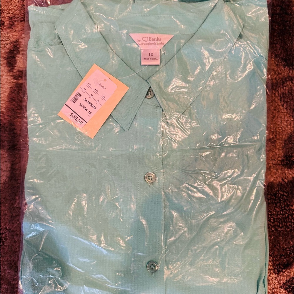 Christopher & Banks NWT in Original Packaging. Women’s Button Down in Size 1X.